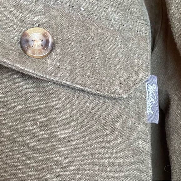 Men’s heavy duty 100% cotton Woolrich flannel button up - Picture 5 of 6